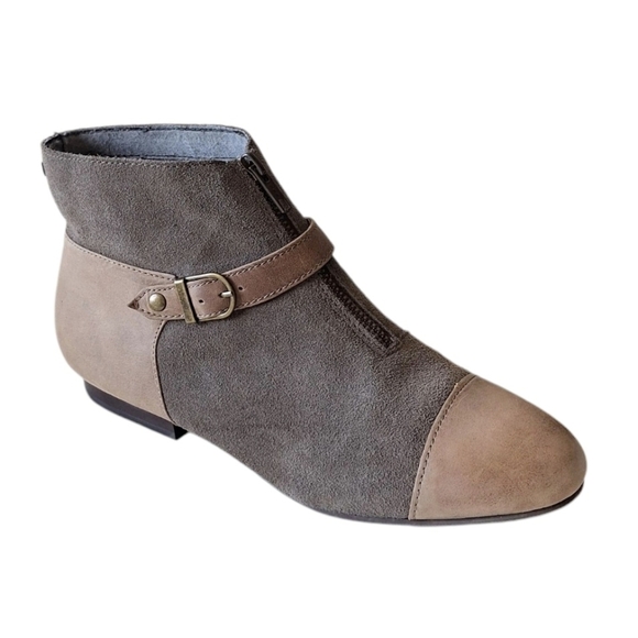 G.H. Bass Genesis Distressed Tan and Gray Leather Ankle Boots 9 Rustic Western - Picture 1 of 8